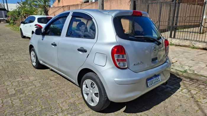 Nissan March S 1.0 16V Flex Fuel 5P 2013