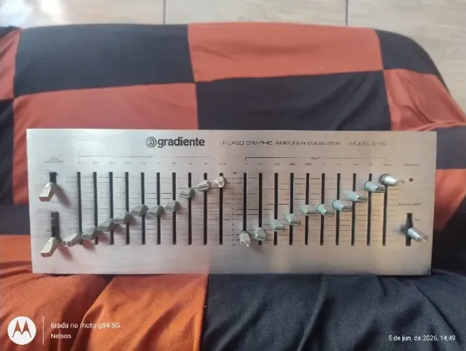 Equalizador Gradiente Modelo E-1 C Prata