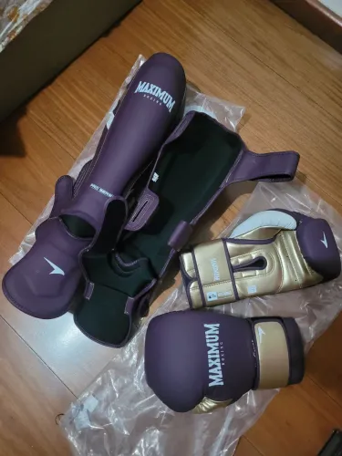 Kit Luvas e Caneleiras Maximum