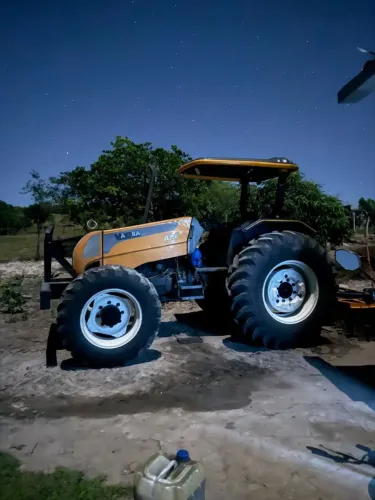 Trator Valtra A750