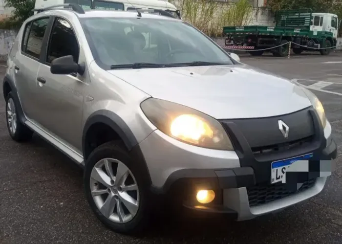 Renault Sandero Stepway Hi-power 1.6 8V 5P 2013