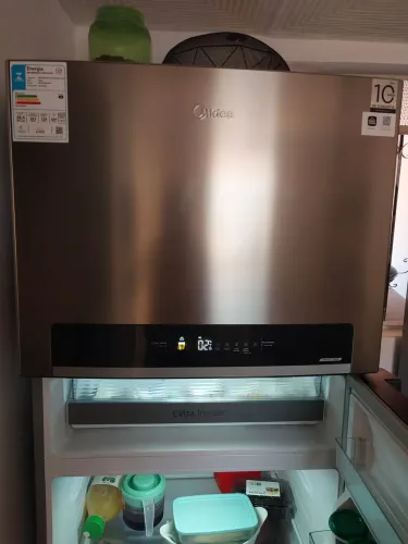 Geladeira bivolt midea