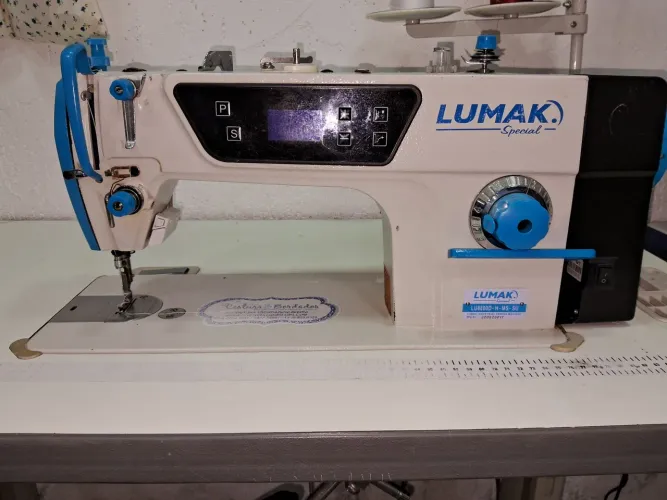 Maquina reta industrial