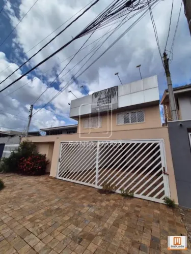 Casa (sobrado na rua) 4 dormitórios/suite, cozinha planejada