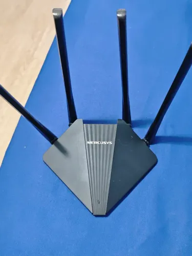 Roteador mercusys Gigabit com defeito