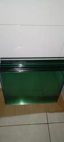 PRATELEIRAS DE VIDRO