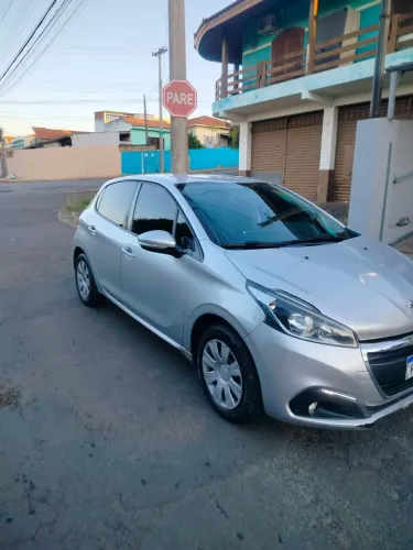 Peugeot 208 Active 1.2 Flex 12V 5P Mec. 2017