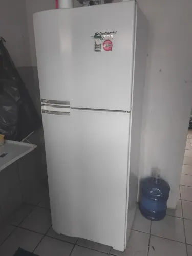 VENDO GELADEIRA COPACABANA CONTINENTAL 453L NÃO FAÇO ENTREGA