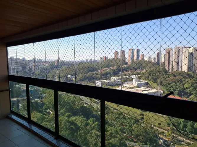 Apartamento para aluguel tem 160 metros quadrados com 4 quartos