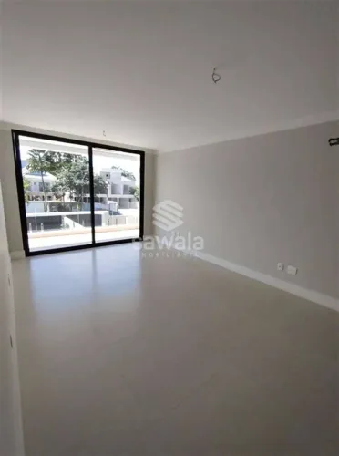 Casa à venda com 320,00m² e 5 quartos em Barra da Tijuca, Rio de Janeiro - RJ