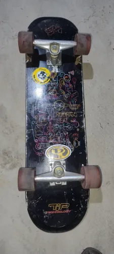 Skate com pouco uso e peças de reposição