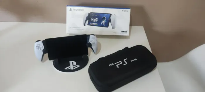 Vendo PS Portal com base e case rígida