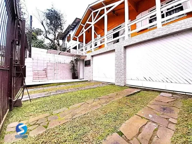 Casa com 3 Quartos e 3 banheiros à Venda, 387 m²