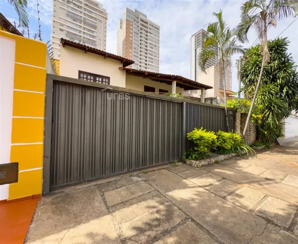 Casa a venda no Jardim America - 4 suites - Proxima ao Parque Vaca Brava -