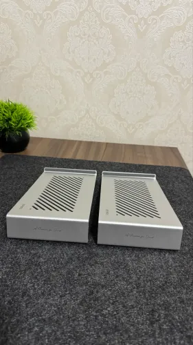 Suporte de alumínio para Caixas de som / Monitor de áudio Edifier SS04