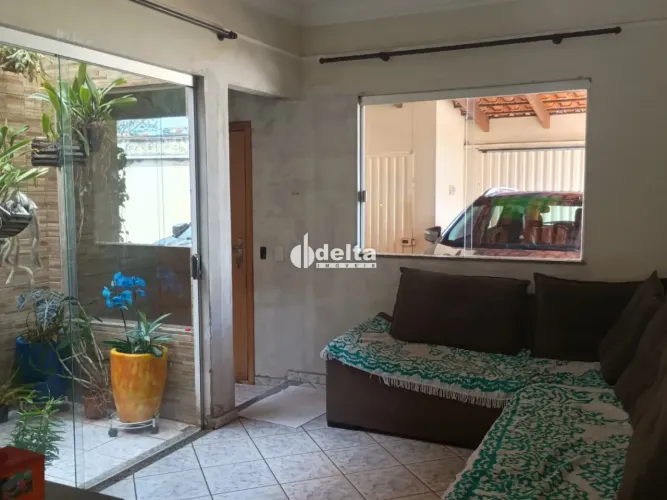 Casa residencial com 3 quartos sendo 1 suíte disponível para venda no bairro Santa Rosa em