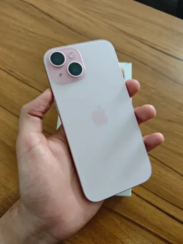 IPHONE 15 (128Gb) 87% Saúde da Bateria - EXTREMAMENTE CONSERVADO