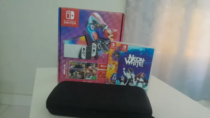 Nintendo Switch OLED Branco Completo na Caixa + 2 Jogos Físicos + acessórios