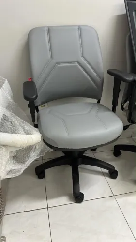 VENDO CADEIRA DIRETOR