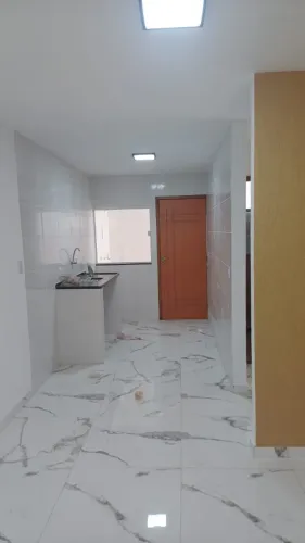 ALUGA-SE CASA - PRIMEIRA LOCAÇÃO PARQUE NANCI MARICÁ