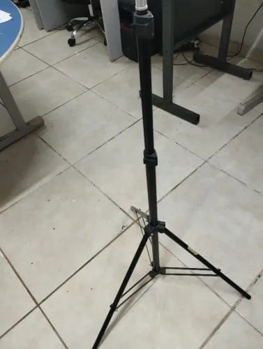 Tripé até 2,1 metros