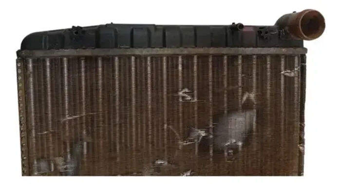 Radiador Água Gol Parati Bola G2 G3 G4 1.0 8/16v Detalhe