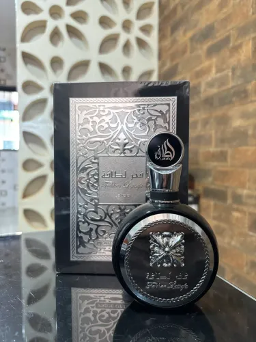 Perfume Árabe Fakhar Black Lacrado