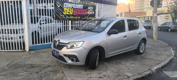 Renault Sandero Life Flex 1.0 12V 5P Mec. 2021