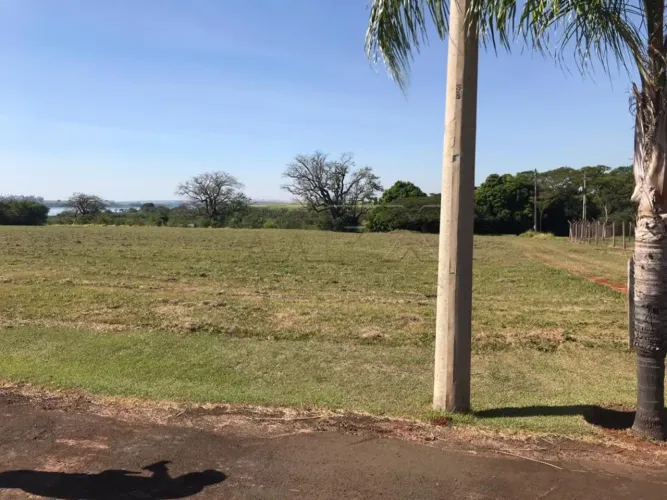 Terreno Condomínio em Iacanga