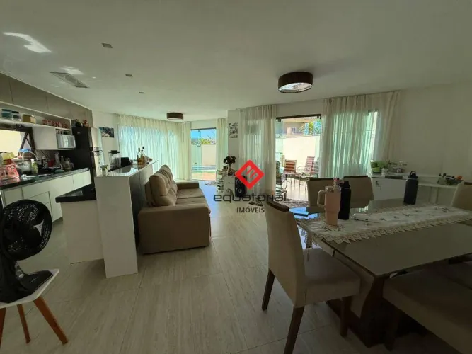Casa Duplex no Condomínio Summerville, com 6 suítes à Venda, 300 m² por R$ 1.300.000 - Cum