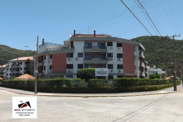 Apartamento 2 dormitórios Mobiliado 80 metros do Mar!