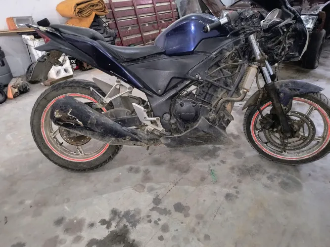 CBR 250 2012 atrasada p roça 