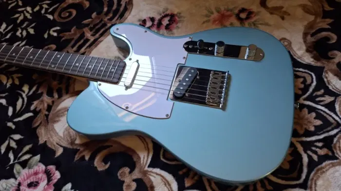 Squier Telecaster Affinity Series - Limited Edition - Ice Blue Metallic