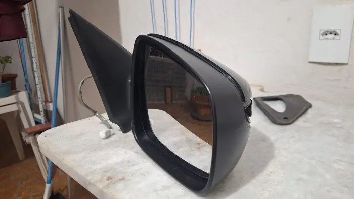 Retrovisor direito Nissan Versa 2015-2020 com pisca