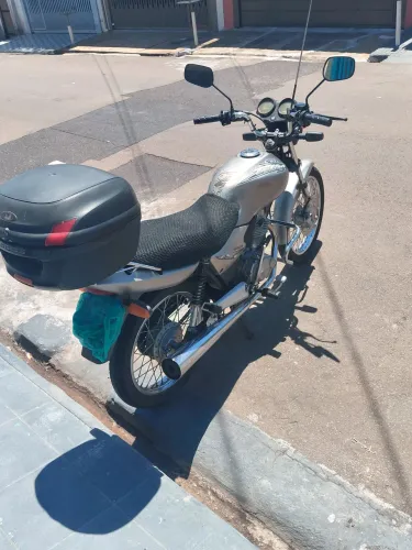 Vendo esta titann 2002