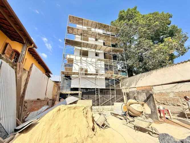 Apartamento com Área Privativa à Venda em Venda Nova, 2 Quartos e 1 Vaga.