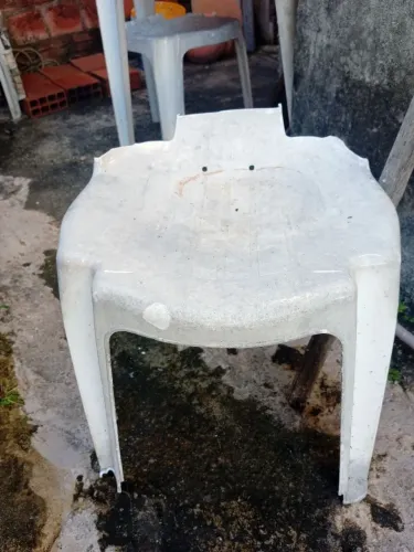 Cadeira sem encosto 
