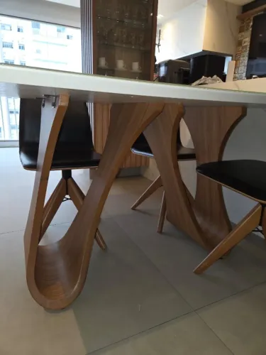 Mesa de Jantar Design Moderno - Tampo de Vidro Branco e Base Curva Curvada