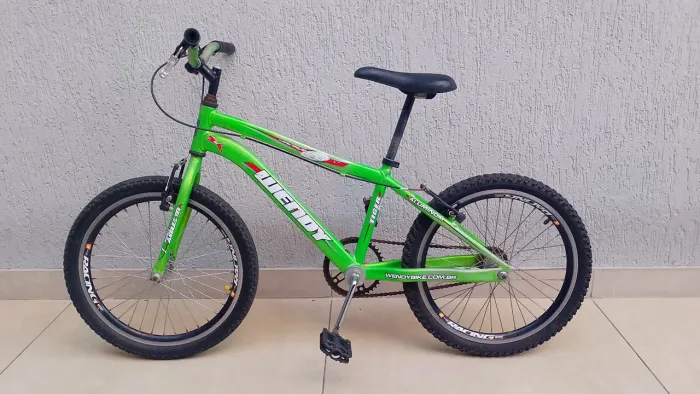 Bicicleta aro 20 aluminio.
