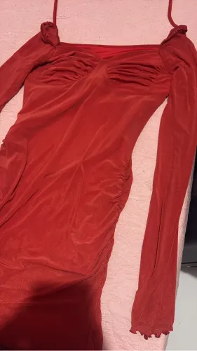 Vestido arrumado para festas