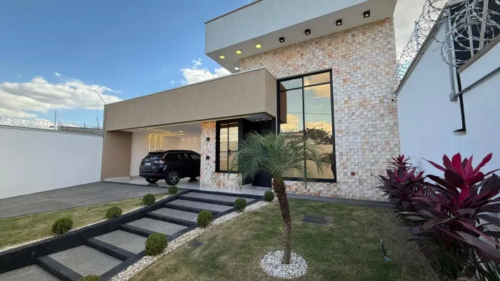 Casa Térrea Três Marias - 3 Suítes - Lazer Completo (Sauna/Piscina) - Rica em Armários
