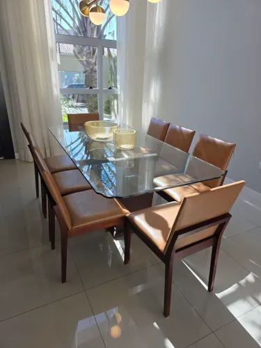 Mesa Jantar Com 8 cadeiras Couro