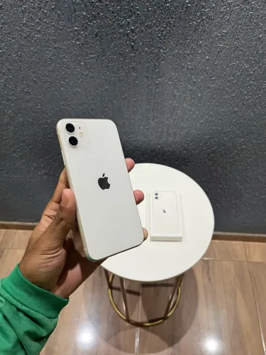 iPhone 11 Branco 128GB - Muito Conservado!