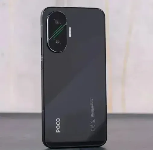 Xiaomi POCO F7 com 12GB de RAM e 256GB de armazenamento