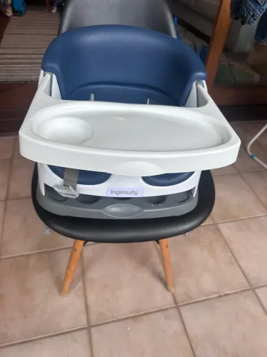 Cadeira booster alimentação 