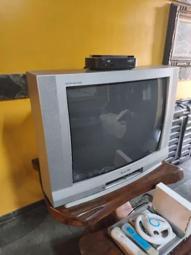 Televisão de tubo Panasonic funcionando!