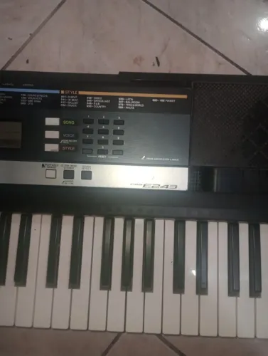 Vendo teclado Yamaha bom preço