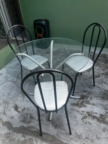Mesa com cadeira