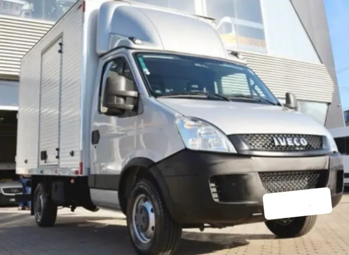 Iveco Daily 35s14 Baú 2017