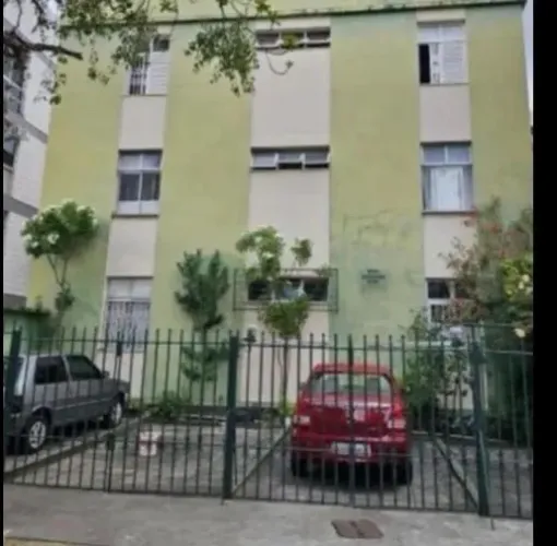 Quarto para mulheres  Pituba - despesas inclusas.